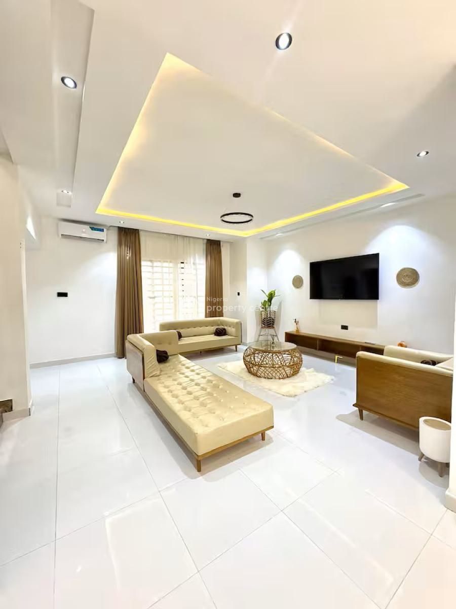 Modern 3 Bedroom Flat in Independence Layout